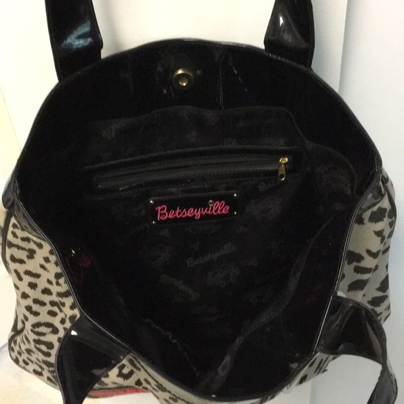 Preowned Betsy Johnson Large animal print tote - Picture 3 of 8
